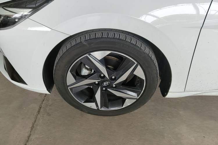 Used Hyundai Elantra 2022 1.5L CVT GLX Elite Edition Left Front Wheel Hub