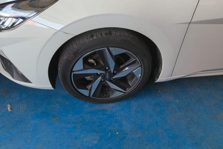 Used Hyundai Elantra 2022 240TGDi DCT LUX Prestige Edition Left Front Wheel Hub
