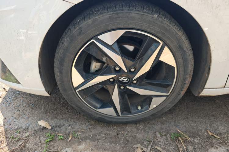 Used Hyundai Elantra 2022 240TGDi DCT LUX Prestige Edition Left Front Wheel Hub