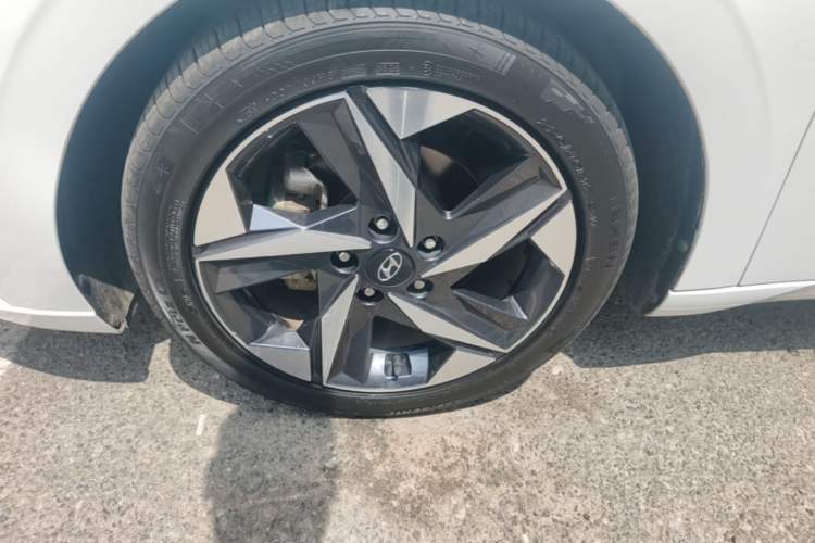 Used Hyundai Elantra 2022 1.5L CVT GLX Elite Edition Left Front Wheel Hub