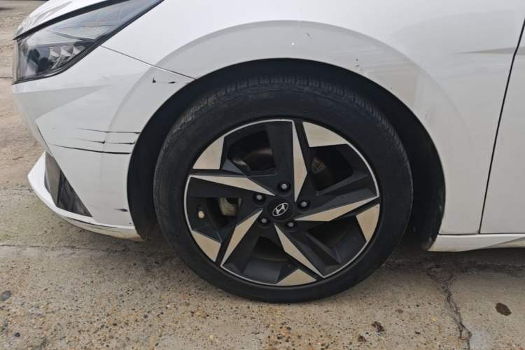 Used Hyundai Elantra 2022 1.5L CVT LUX Prestige Edition Left Front Wheel Hub