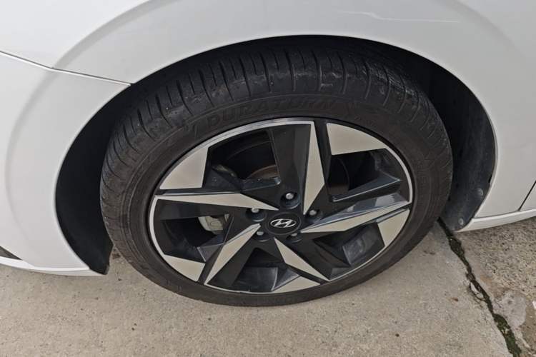 Used Hyundai Elantra 2022 1.5L CVT LUX Prestige Edition Left Front Wheel Hub