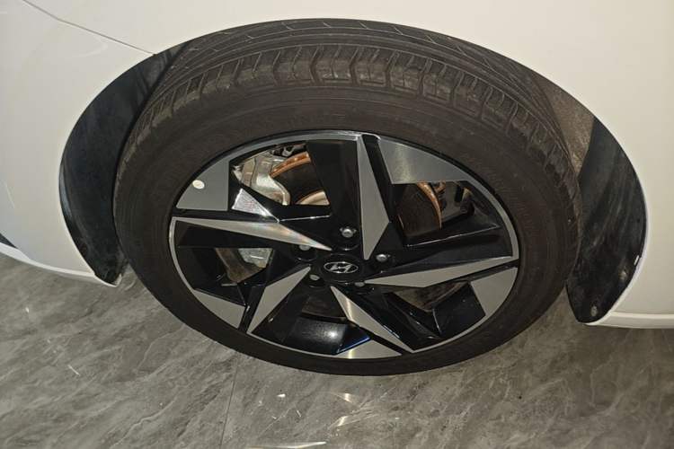 Used Hyundai Elantra 2022 1.5L CVT LUX Prestige Edition Left Front Wheel Hub