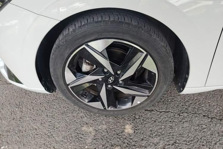 Used Hyundai Elantra 2022 1.5L CVT GLX Elite Edition Left Front Wheel Hub