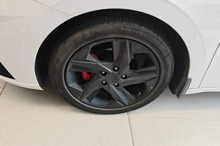 Used Hyundai Elantra 2022 1.5L CVT 20th Anniversary Edition Left Front Wheel Hub