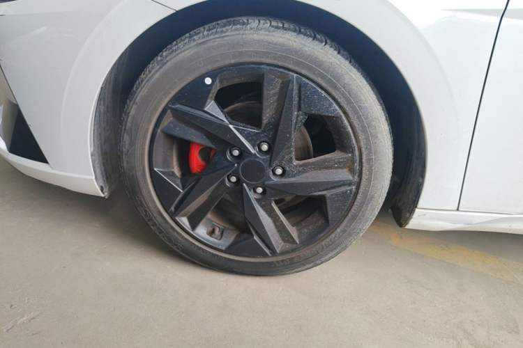 Used Hyundai Elantra 2022 1.5L CVT 20th Anniversary Edition Left Front Wheel Hub