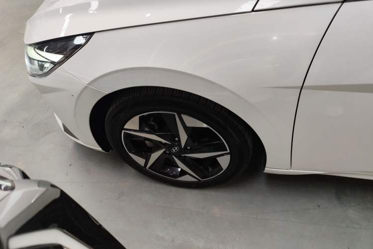 Used Hyundai Elantra 2022 1.5L CVT LUX Prestige Edition Left Front Wheel Hub