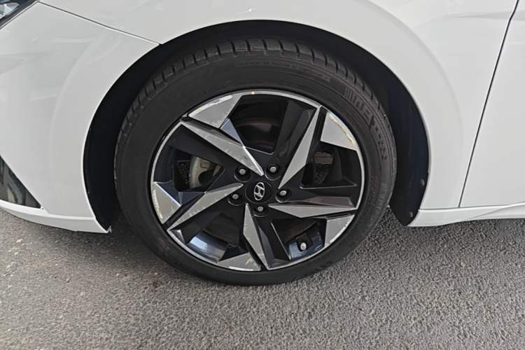Used Hyundai Elantra 2022 1.5L CVT GLX Elite Edition Left Front Wheel Hub