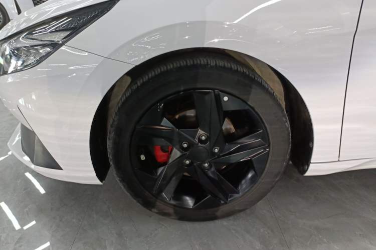 Used Hyundai Elantra 2022 1.5L CVT 20th Anniversary Edition Left Front Wheel Hub