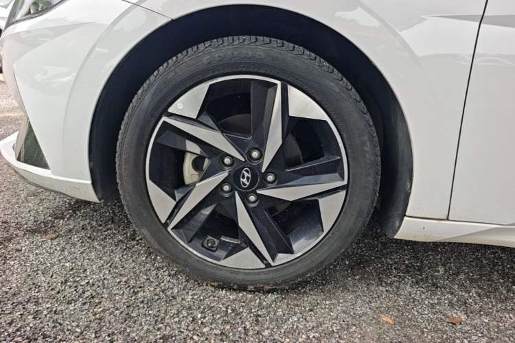 Used Hyundai Elantra 2022 1.5L CVT GLX Elite Edition Left Front Wheel Hub