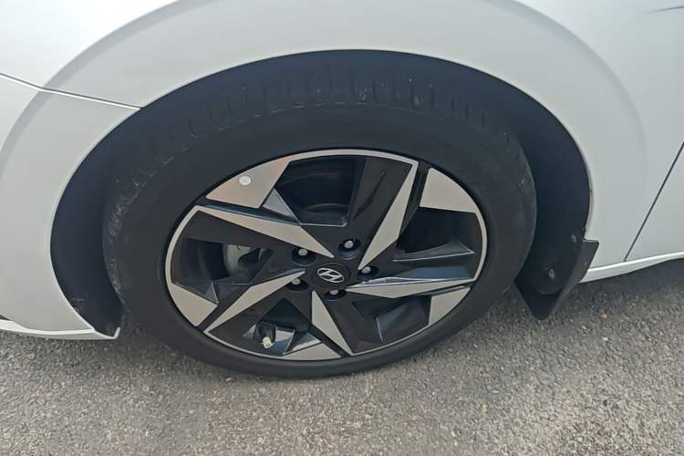 Used Hyundai Elantra 2022 1.5L CVT GLX Elite Edition Left Front Wheel Hub