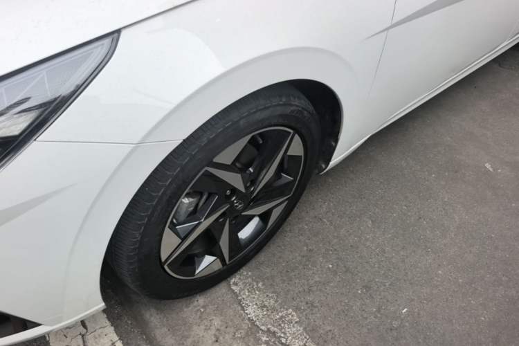 Used Hyundai Elantra 2022 1.5L CVT GLX Elite Edition Left Front Wheel Hub