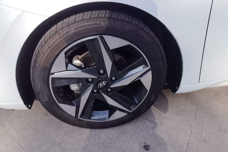 Used Hyundai Elantra 2022 1.5L CVT LUX Prestige Edition Left Front Wheel Hub