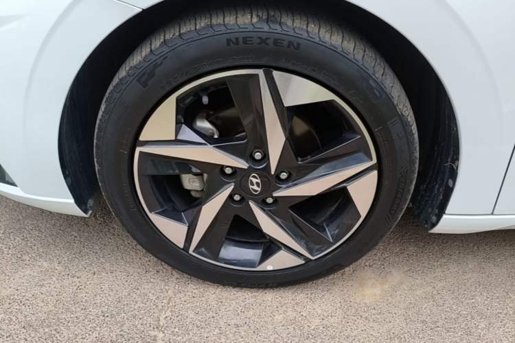 Used Hyundai Elantra 2022 1.5L CVT GLX Elite Edition Left Front Wheel Hub