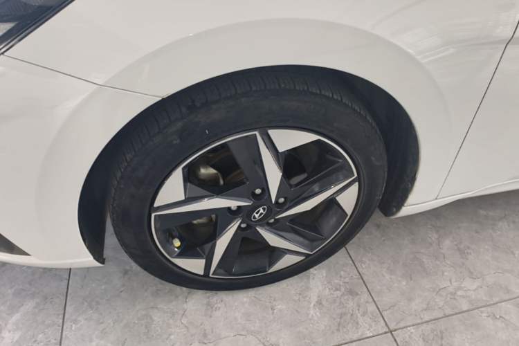 Used Hyundai Elantra 2022 1.5L CVT LUX Prestige Edition Left Front Wheel Hub
