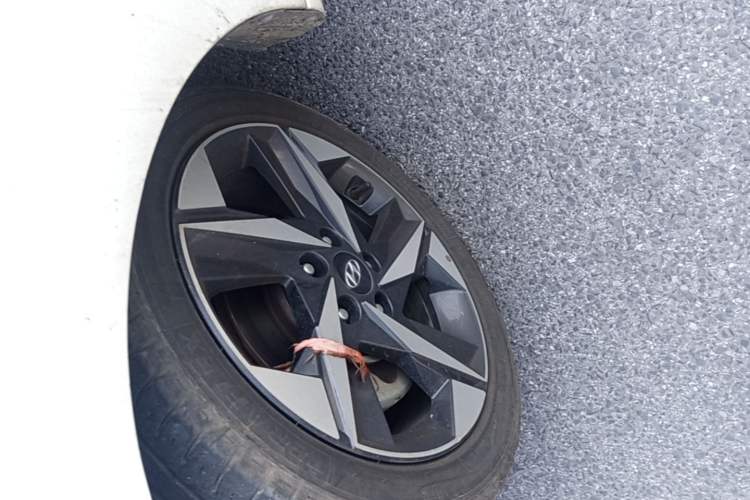 Used Hyundai Elantra 2022 1.5L CVT LUX Prestige Edition Left Front Wheel Hub