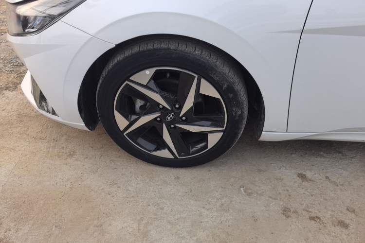 Used Hyundai Elantra 2022 1.5L CVT GLX Elite Edition Left Front Wheel Hub