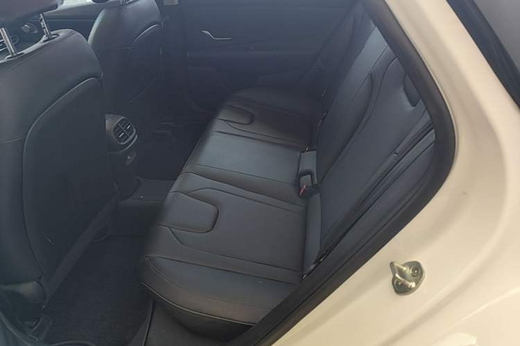 Used Hyundai Elantra 2022 1.5L CVT GLX Elite Edition Left Rear Seat