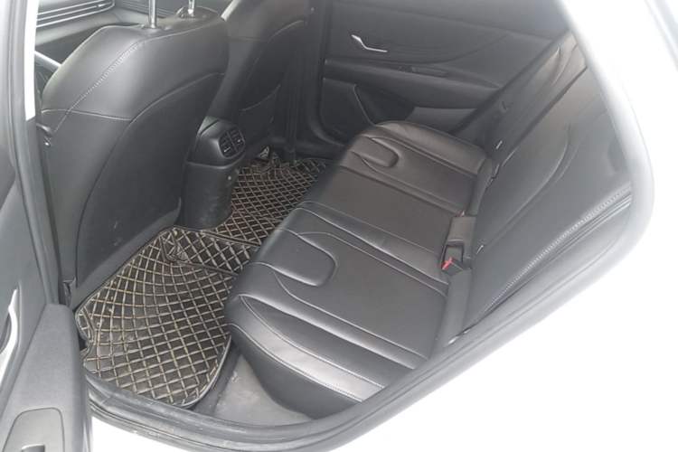 Used Hyundai Elantra 2022 1.5L CVT LUX Prestige Edition Left Rear Seat