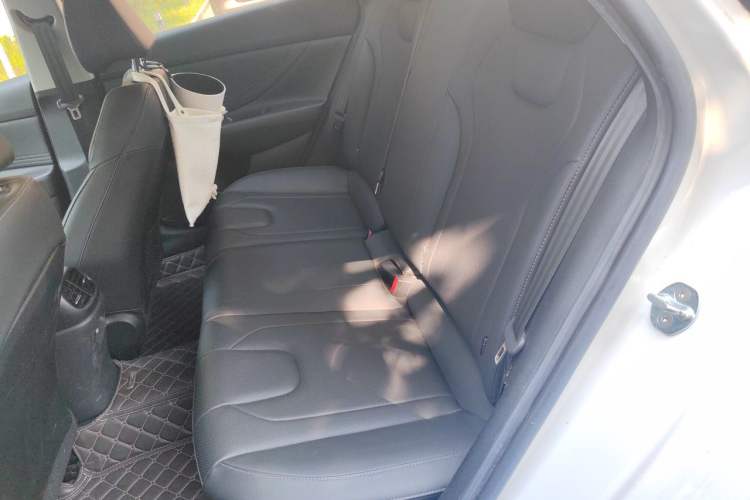 Used Hyundai Elantra 2022 1.5L CVT LUX Prestige Edition Left Rear Seat
