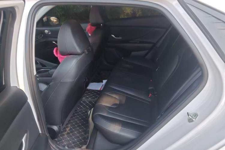 Used Hyundai Elantra 2022 1.5L CVT LUX Prestige Edition Left Rear Seat