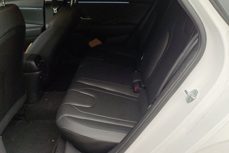 Used Hyundai Elantra 2022 1.5L CVT LUX Prestige Edition Left Rear Seat