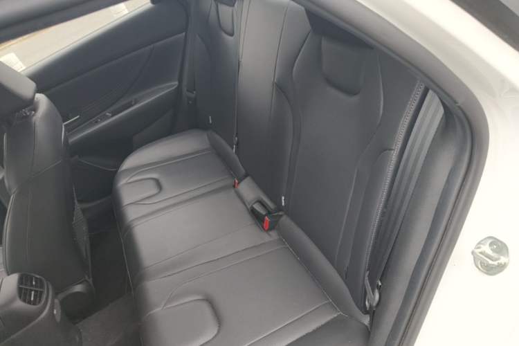 Used Hyundai Elantra 2022 1.5L CVT LUX Prestige Edition Left Rear Seat