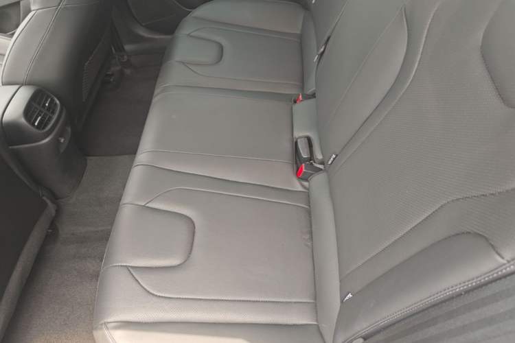 Used Hyundai Elantra 2022 1.5L CVT LUX Prestige Edition Left Rear Seat