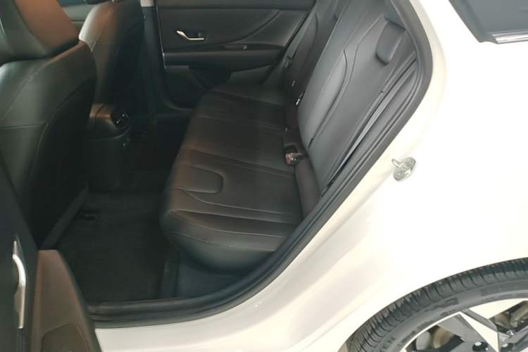 Used Hyundai Elantra 2022 1.5L CVT LUX Prestige Edition Left Rear Seat