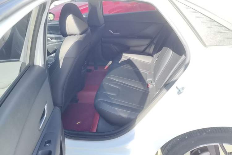 Used Hyundai Elantra 2022 1.5L CVT LUX Prestige Edition Left Rear Seat