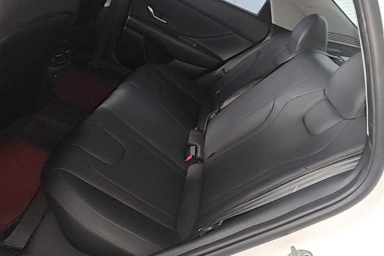 Used Hyundai Elantra 2022 1.5L CVT LUX Prestige Edition Left Rear Seat