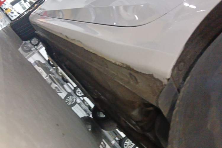 Used Hyundai Elantra 2022 1.5L CVT GLX Elite Edition Left Side Sill