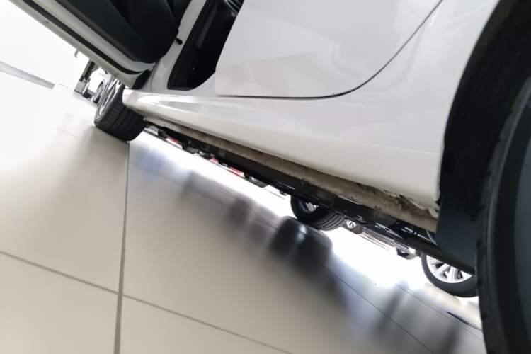 Used Hyundai Elantra 2022 1.5L CVT GLX Elite Edition Left Side Sill