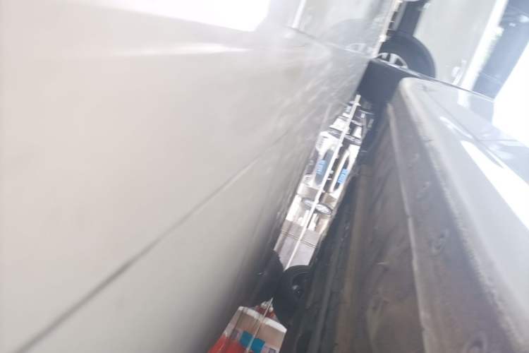 Used Hyundai Elantra 2022 1.5L CVT LUX Prestige Edition Left Side Sill