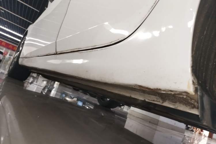 Used Hyundai Elantra 2022 1.5L CVT GLX Elite Edition Left Side Sill