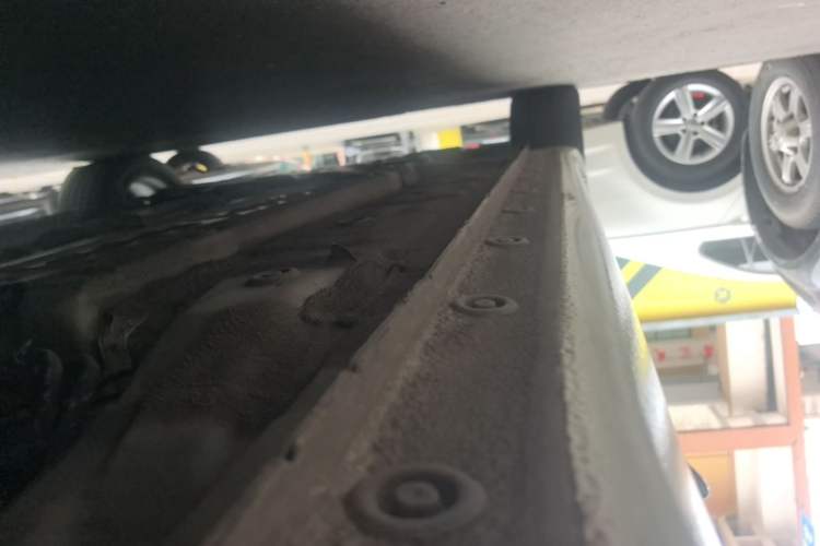 Used Hyundai Elantra 2022 1.5L CVT GLX Elite Edition Left Side Sill