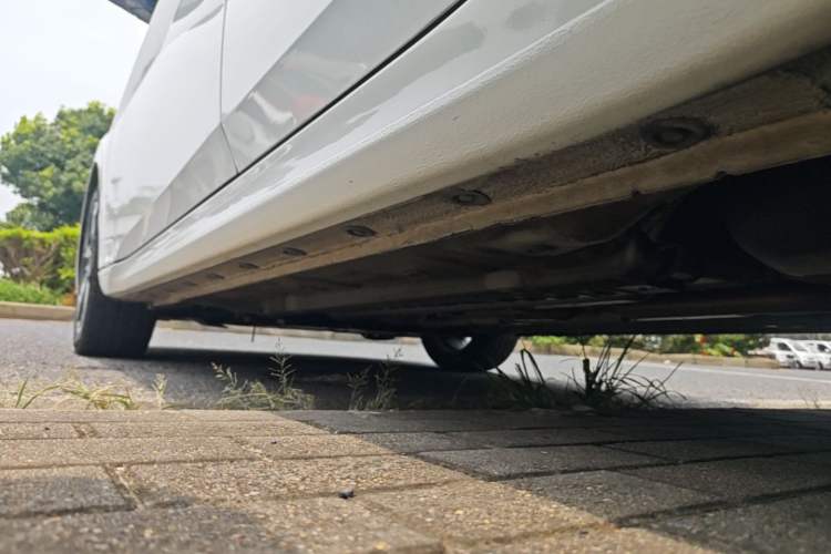 Used Hyundai Elantra 2022 1.5L CVT LUX Prestige Edition Left Side Sill