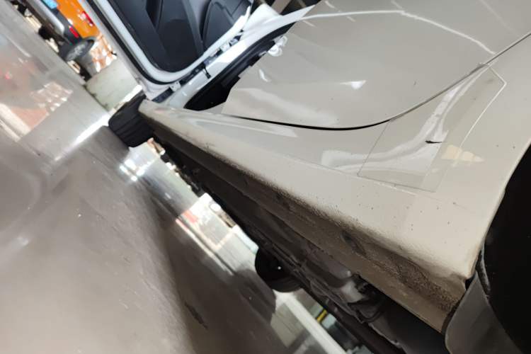 Used Hyundai Elantra 2022 1.5L CVT GLX Elite Edition Left Side Sill