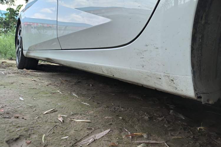 Used Hyundai Elantra 2022 1.5L CVT GLX Elite Edition Left Side Sill