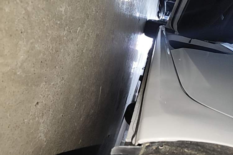 Used Hyundai Elantra 2022 1.5L CVT LUX Prestige Edition Left Side Sill