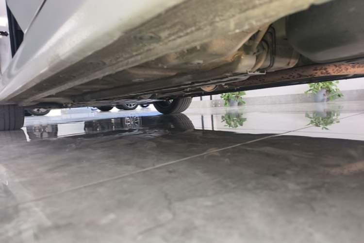 Used Hyundai Elantra 2022 1.5L CVT LUX Prestige Edition Left Side Sill