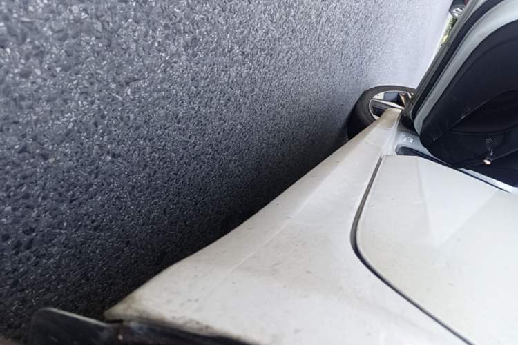 Used Hyundai Elantra 2022 1.5L CVT LUX Prestige Edition Left Side Sill