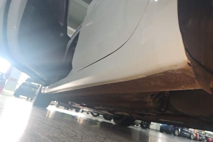 Used Hyundai Elantra 2022 1.5L CVT LUX Prestige Edition Left Side Sill
