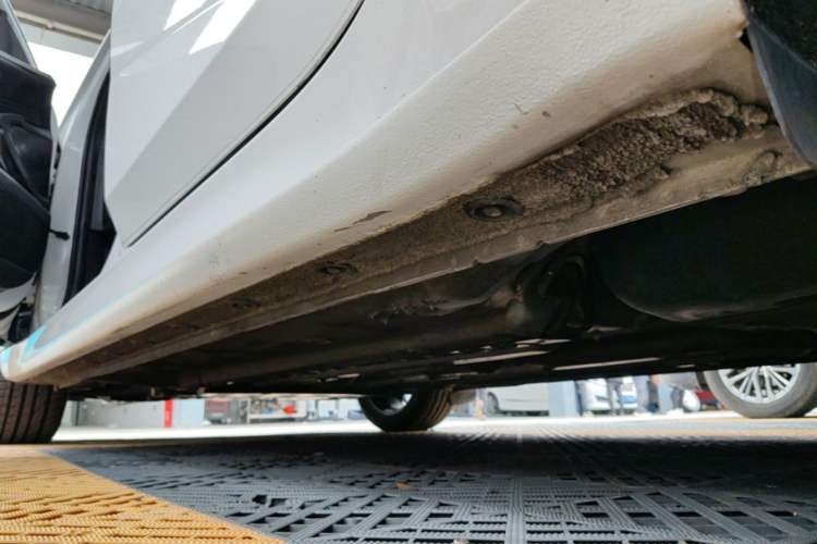 Used Hyundai Elantra 2022 1.5L CVT LUX Prestige Edition Left Side Sill