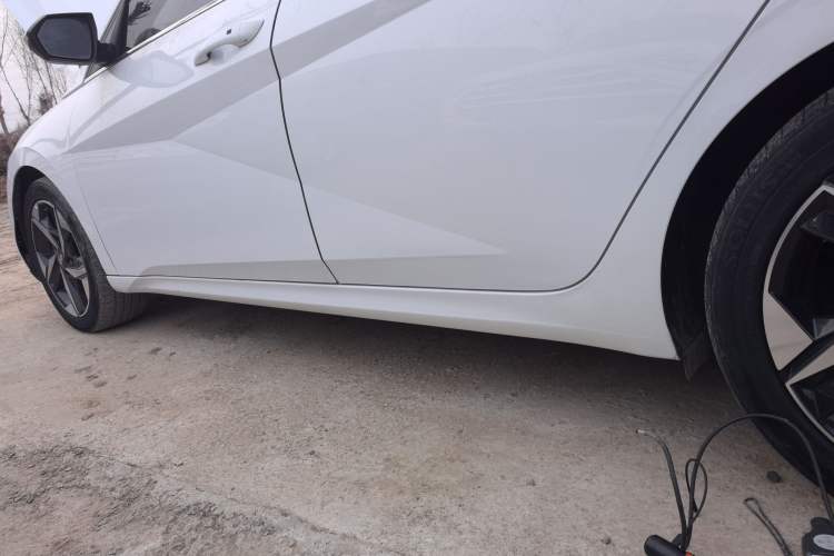 Used Hyundai Elantra 2022 1.5L CVT GLX Elite Edition Left Side Sill