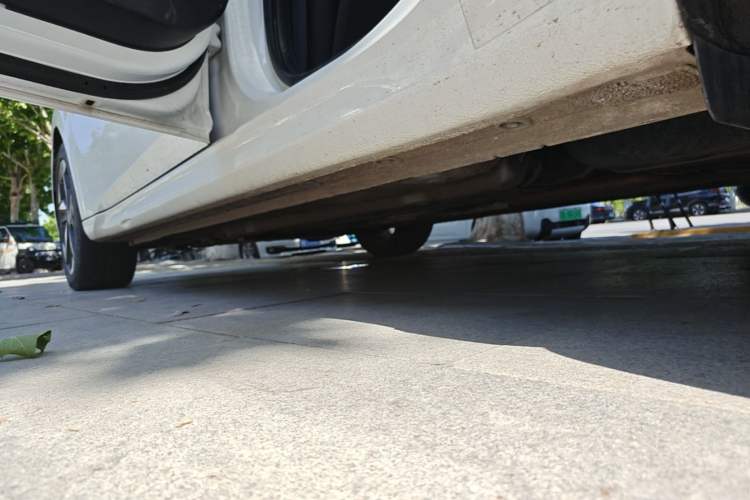 Used Hyundai Elantra 2022 1.5L CVT GLX Elite Edition Left Side Sill