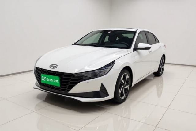 Ojetý Hyundai Elantra 2022 1.5L CVT LUX Prestige Edition