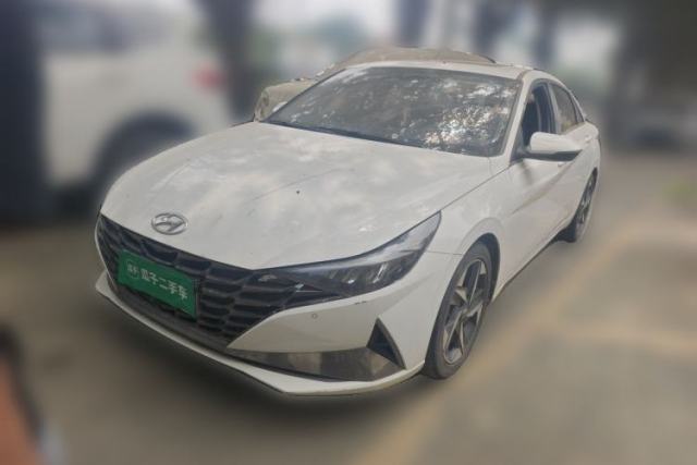 Hyundai Elantra 2022 1.5L CVT LUX Prestige Edition usado