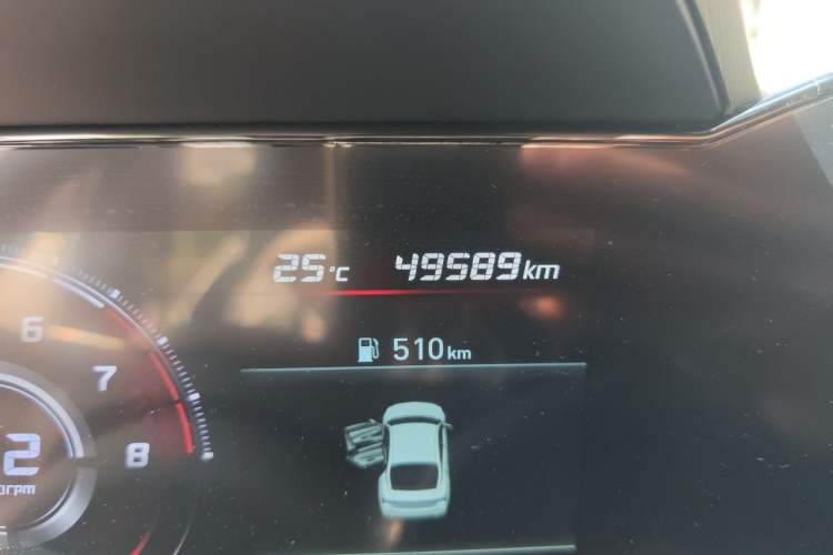 Used Hyundai Elantra 2022 1.5L CVT LUX Prestige Edition Odometer Close Up