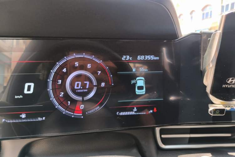 Used Hyundai Elantra 2022 1.5L CVT LUX Prestige Edition Odometer Close Up